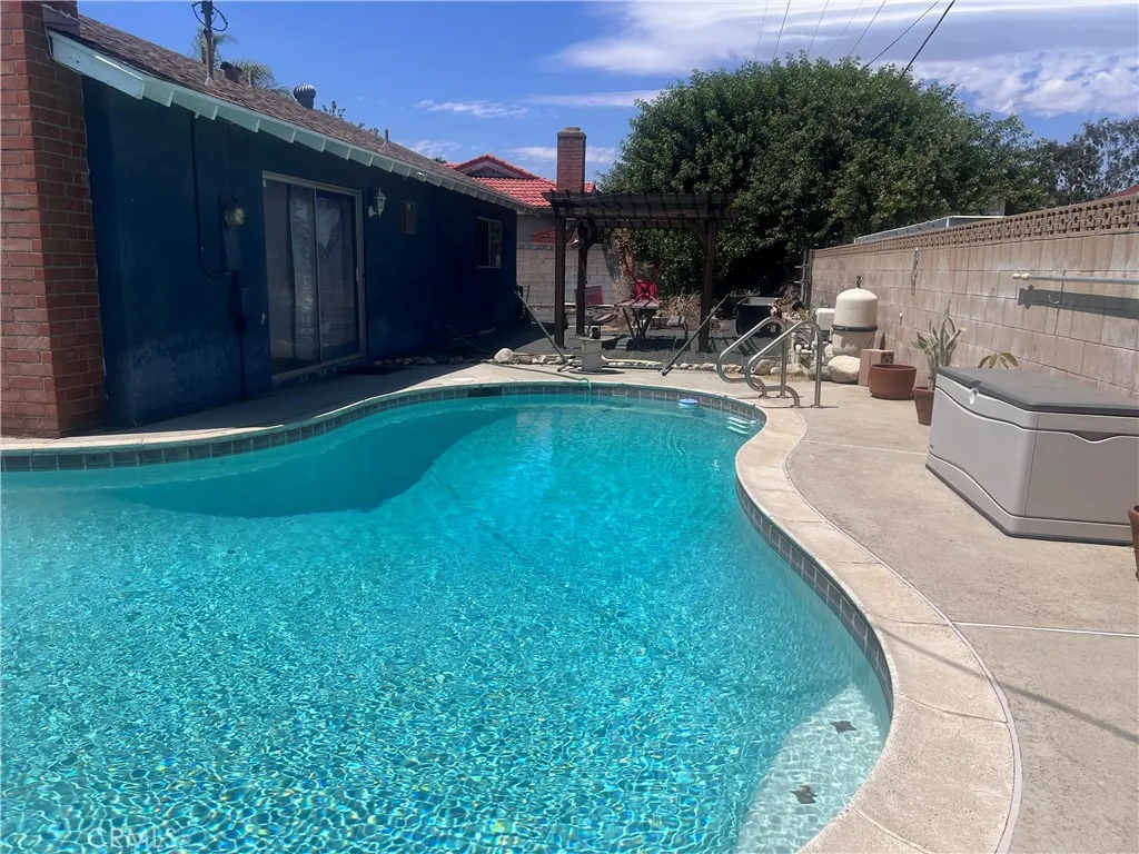 543 N Pampas, Rialto, CA 92376 - Photo 3 of 13, Rialto, CA
