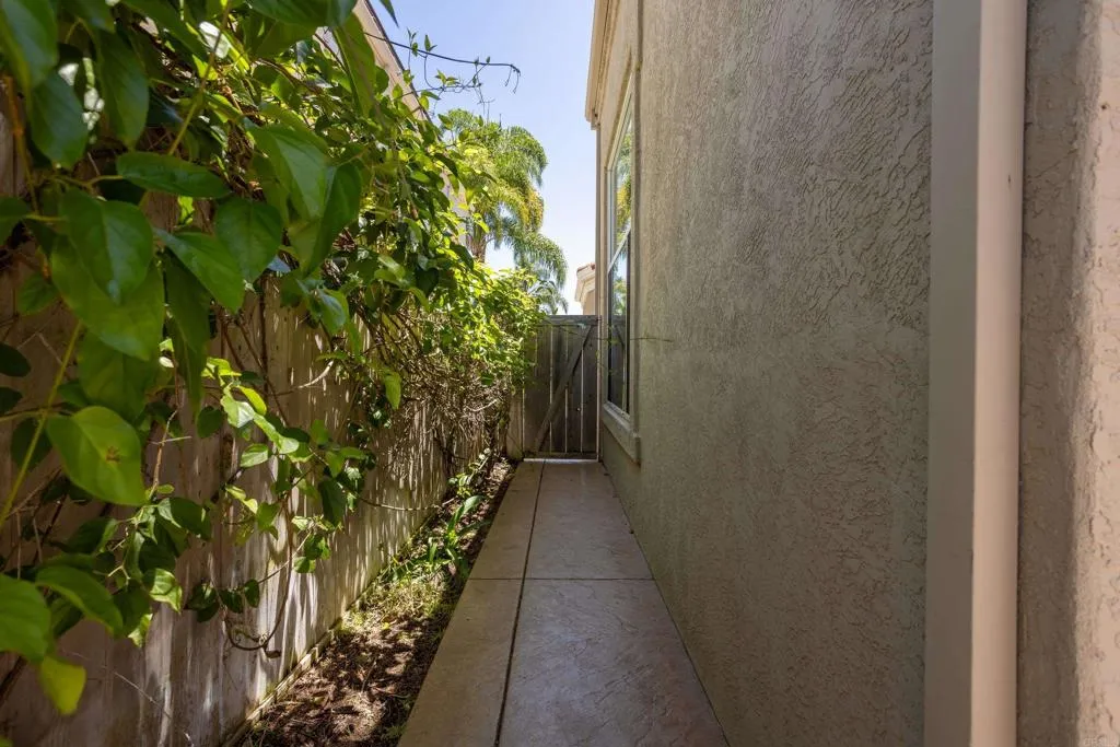 https://cdn.realtyfeed.com/cdn/127/306752589/aff768ba9016c5dadb88ba03d97aceb6.webp