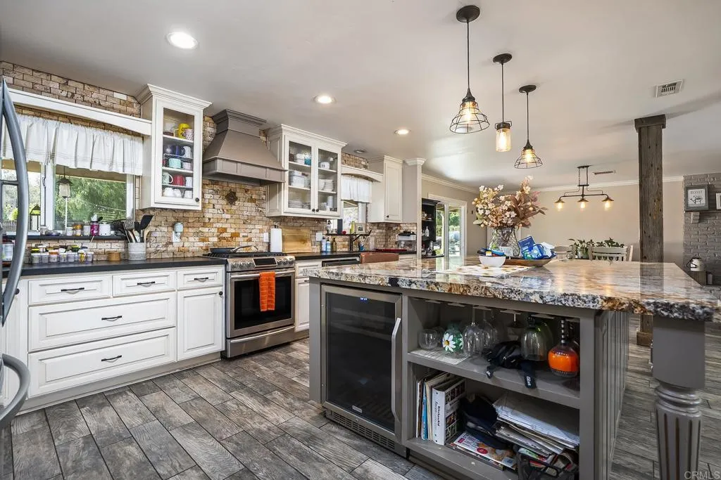 https://cdn.realtyfeed.com/cdn/127/306752608/2621d2ac37230a20252d8a02c40d8105.webp