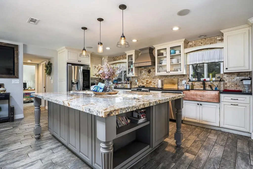 https://cdn.realtyfeed.com/cdn/127/306752608/28c8793ec30e8fcdfe7049384faf38e9.webp