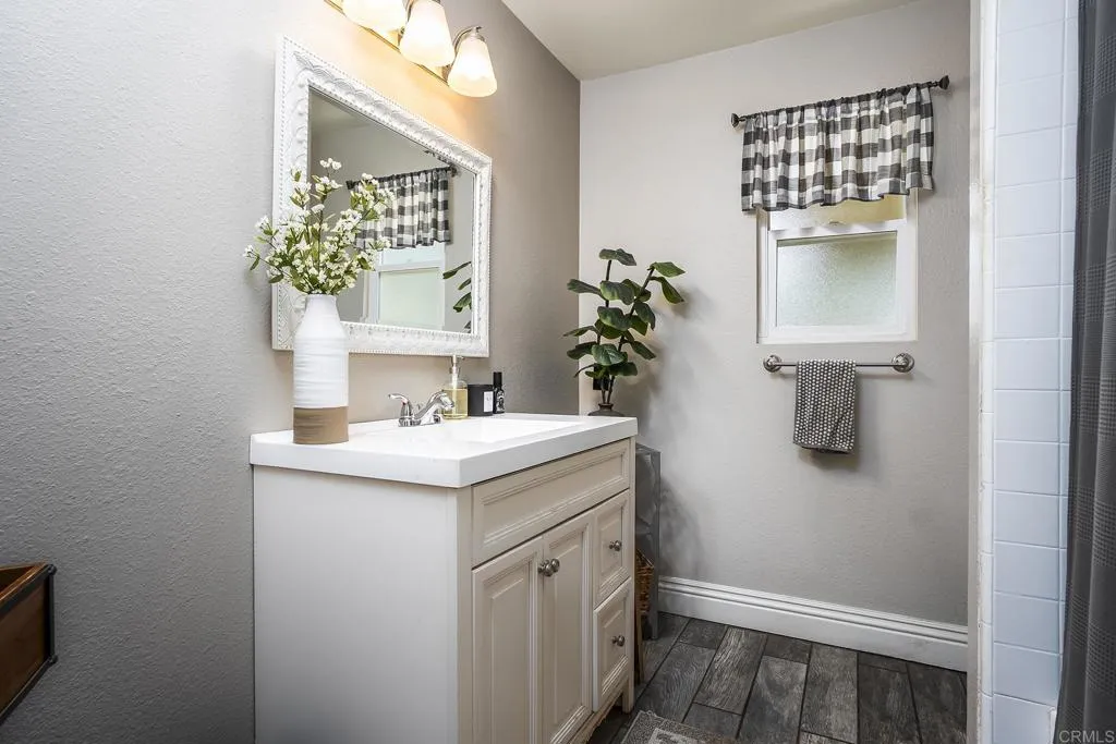 https://cdn.realtyfeed.com/cdn/127/306752608/3df3bda1d1894c9b39adc4114830e23d.webp
