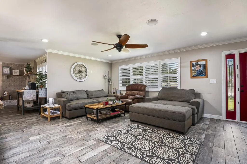 https://cdn.realtyfeed.com/cdn/127/306752608/6e99f58cf64b5646523bcba287b143bd.webp