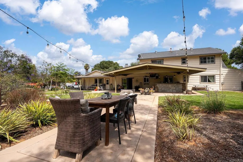 https://cdn.realtyfeed.com/cdn/127/306752608/bb7a319dca9bfd0f732b8ff908306e4d.webp