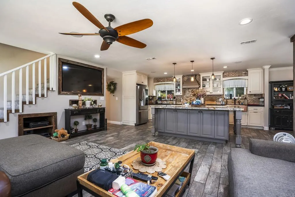 https://cdn.realtyfeed.com/cdn/127/306752608/d8a2d1f4cd56f624e2dbd680ab98b947.webp