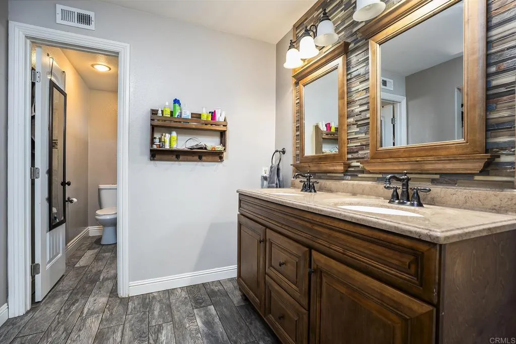 https://cdn.realtyfeed.com/cdn/127/306752608/e1ee680f47be731fc189daa9c5696c17.webp
