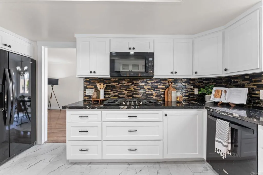 https://cdn.realtyfeed.com/cdn/127/306752641/7de3e362c9b9111741c8a8a3a20c12e8.webp