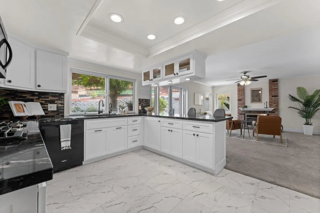 https://cdn.realtyfeed.com/cdn/127/306752641/c3201bd0406f2d04776a59b6a0c33089.webp