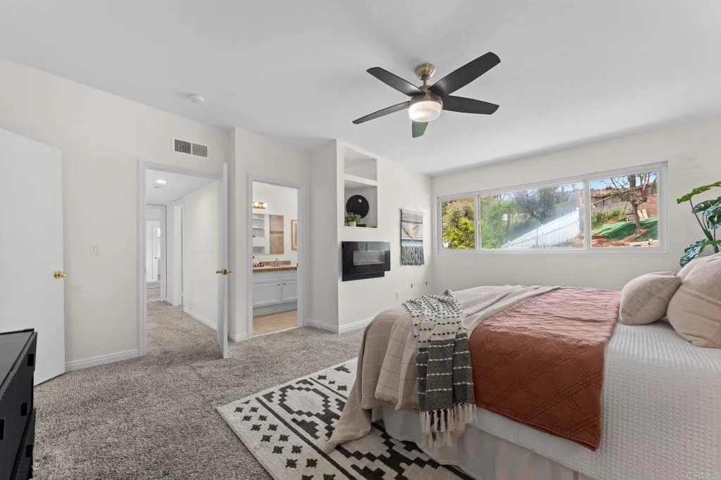 https://cdn.realtyfeed.com/cdn/127/306752641/cf6de6d4ca4d79563ca95463502d76d4.webp