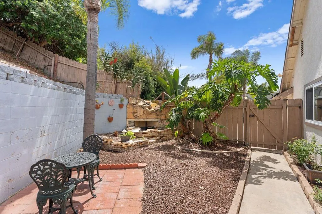 https://cdn.realtyfeed.com/cdn/127/306752641/fd9f6e26ae6dc5398a1dd9e43256e024.webp