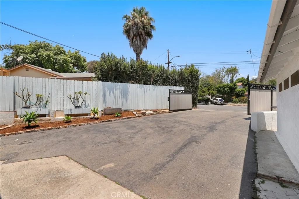 https://cdn.realtyfeed.com/cdn/127/306752654/0c040276485818ea55a331016658e6e9.webp