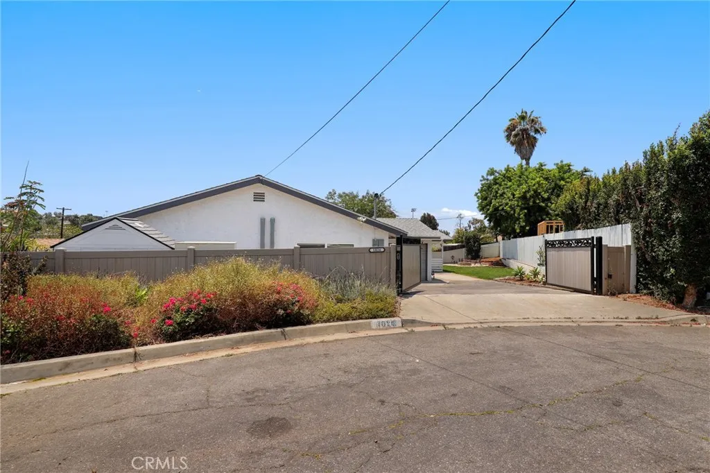 https://cdn.realtyfeed.com/cdn/127/306752654/8a8532274d3cce427676f44b47bbf011.webp