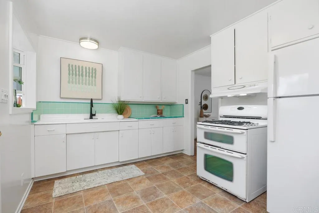 https://cdn.realtyfeed.com/cdn/127/306752668/e9a87967d484d90beaa7a3d0dea6696c.webp