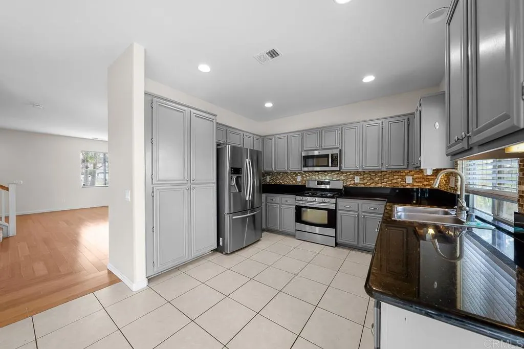https://cdn.realtyfeed.com/cdn/127/306752710/110ddcbbc2147459acbfdb5b4edfb2f3.webp