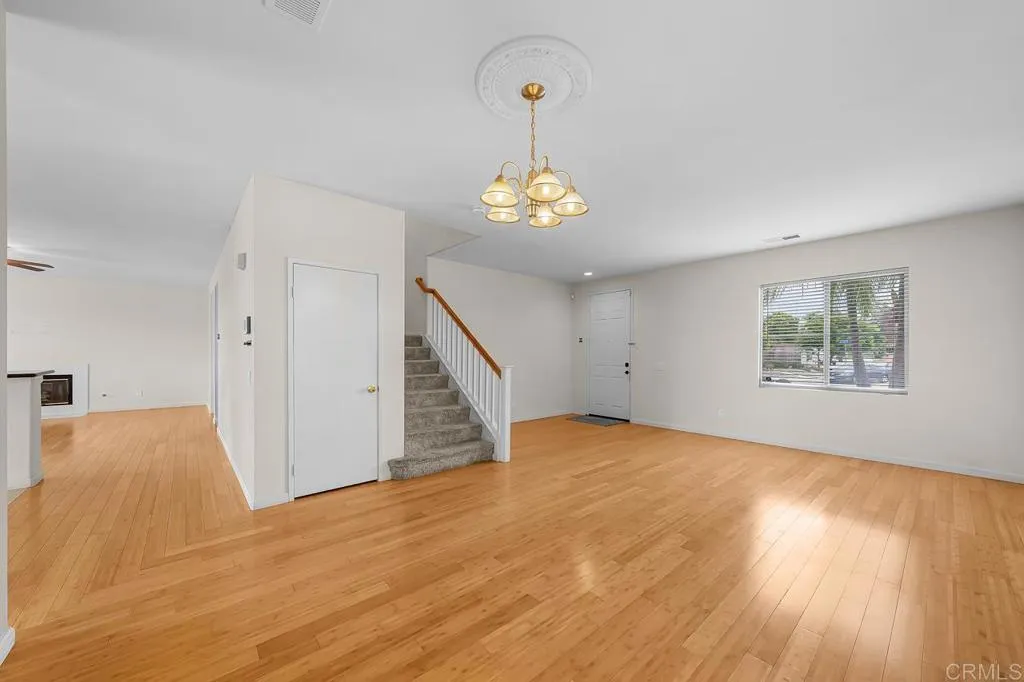 https://cdn.realtyfeed.com/cdn/127/306752710/2b4202d1b326ca5ca7569bb74c5814dd.webp