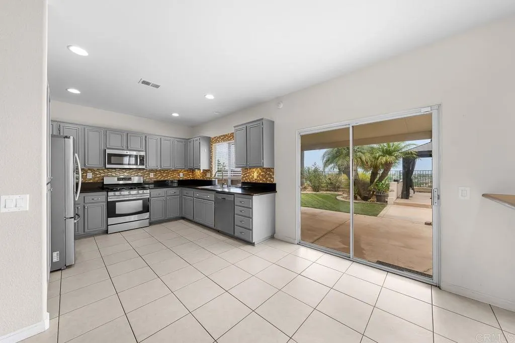 https://cdn.realtyfeed.com/cdn/127/306752710/417498902a4b5b767a7734d6cf92db8f.webp