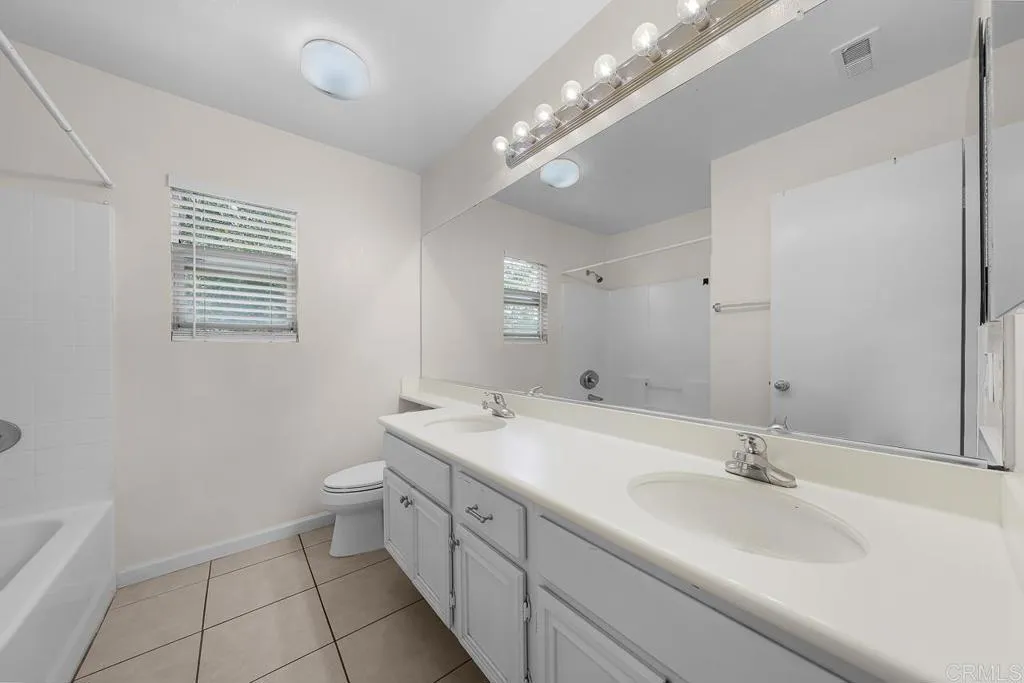 https://cdn.realtyfeed.com/cdn/127/306752710/53cc035c8c44eb634f89dd6cc1ba7475.webp