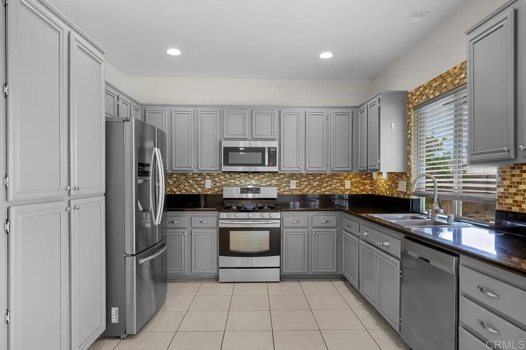 https://cdn.realtyfeed.com/cdn/127/306752710/79ce58fe9f22dd822f1702ff669d3a10.webp