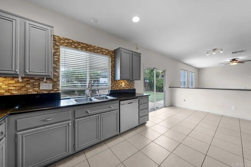 https://cdn.realtyfeed.com/cdn/127/306752710/e66255fbf0145ca32400b213a3857089.webp