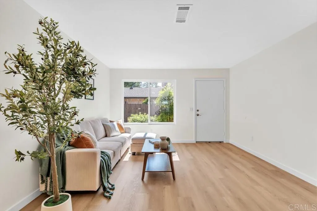 https://cdn.realtyfeed.com/cdn/127/306752760/41fc71ed75dfee8fa03cd97995748d82.webp