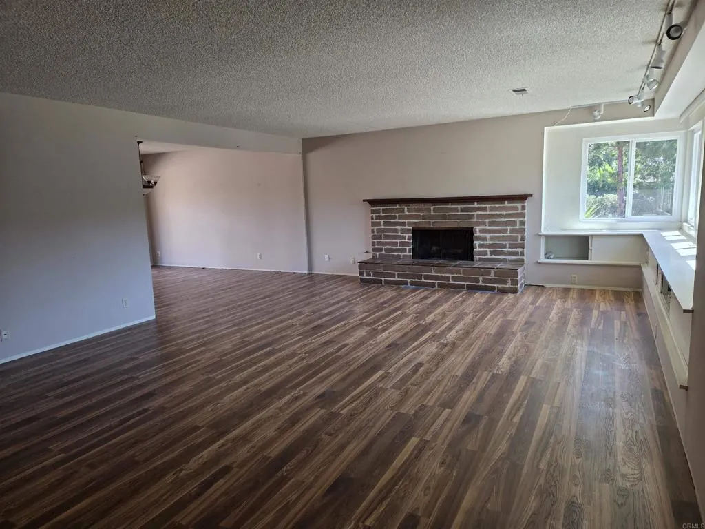 https://cdn.realtyfeed.com/cdn/127/306752761/2b190f1c3a21f968d564807b4b09d0da.webp