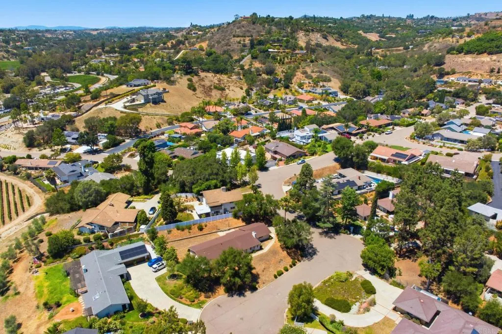 https://cdn.realtyfeed.com/cdn/127/306752761/3564a62c83a41381c5ce11e7f015e3c5.webp