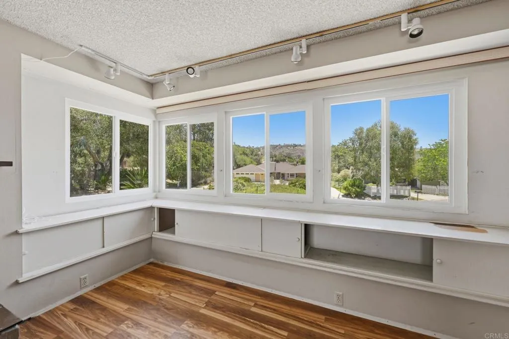 https://cdn.realtyfeed.com/cdn/127/306752761/45a1c8abca63f1a6204302903955c936.webp