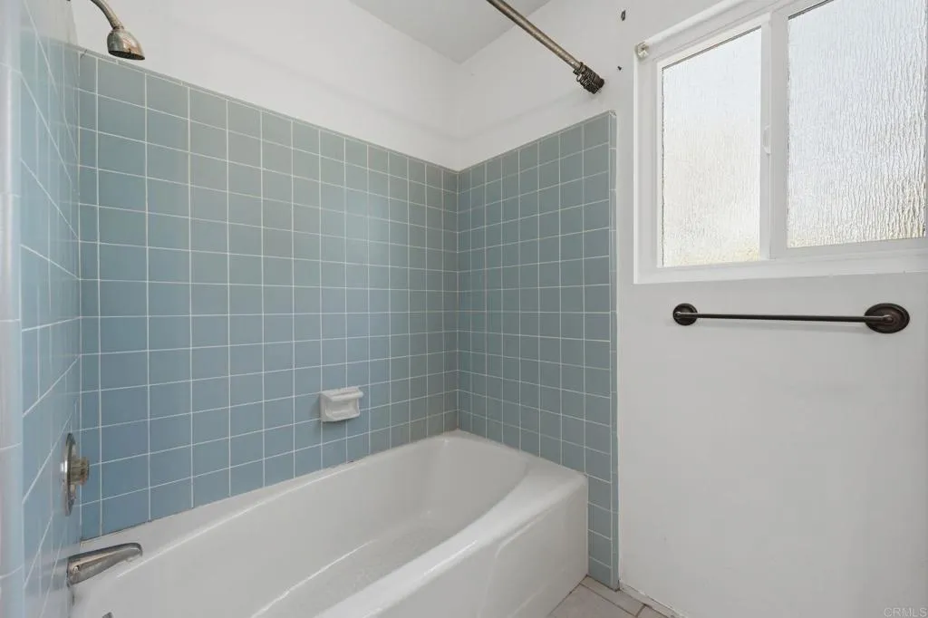 https://cdn.realtyfeed.com/cdn/127/306752761/466878cb03227e94b2a265ed40862844.webp