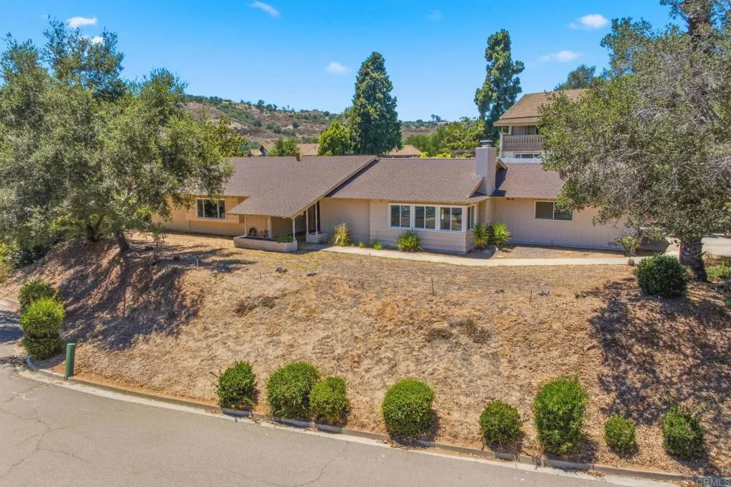 https://cdn.realtyfeed.com/cdn/127/306752761/658d383739c0468ff53d51e533dbe750.webp
