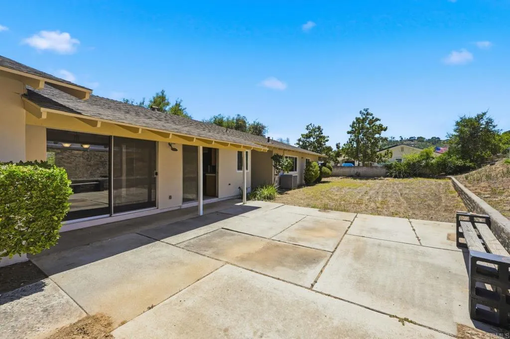 https://cdn.realtyfeed.com/cdn/127/306752761/79b31e085f20b9eeff5f2733252d9aa4.webp
