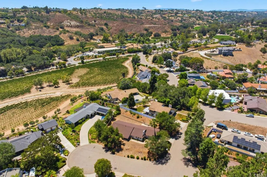 https://cdn.realtyfeed.com/cdn/127/306752761/81493a910ee018cec130e50c3c949d97.webp