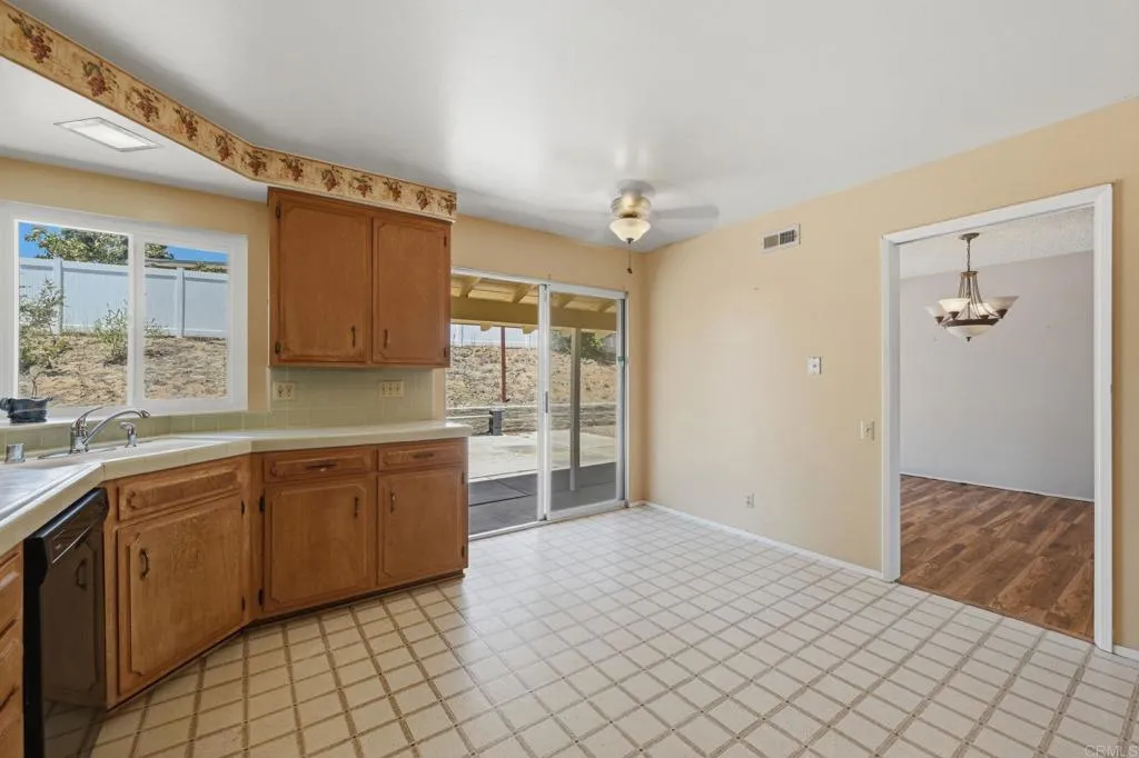 https://cdn.realtyfeed.com/cdn/127/306752761/ad9b1360e2e2aa09ac78974b91e433c0.webp