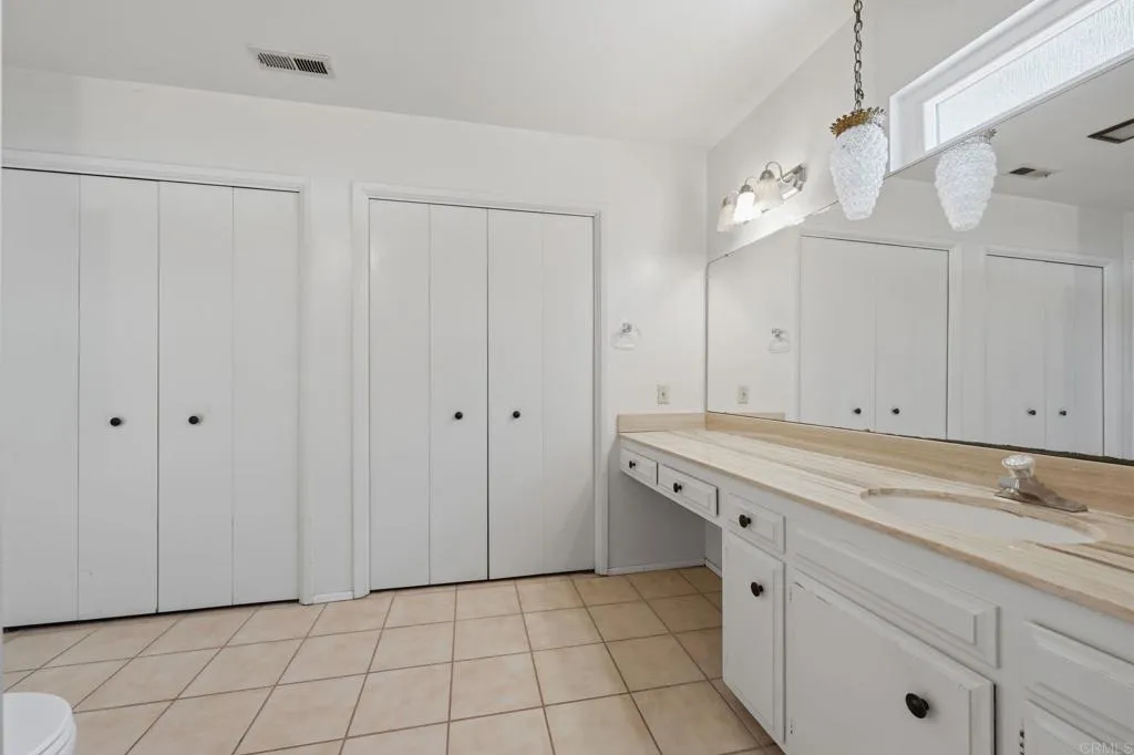 https://cdn.realtyfeed.com/cdn/127/306752761/b2dc2124f66f5651bd9940c3350a14b0.webp