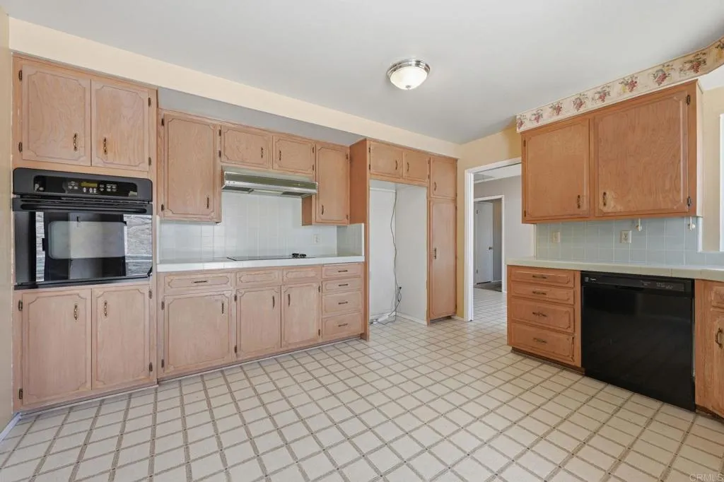 https://cdn.realtyfeed.com/cdn/127/306752761/b43d0217d347083041c761420e418c55.webp
