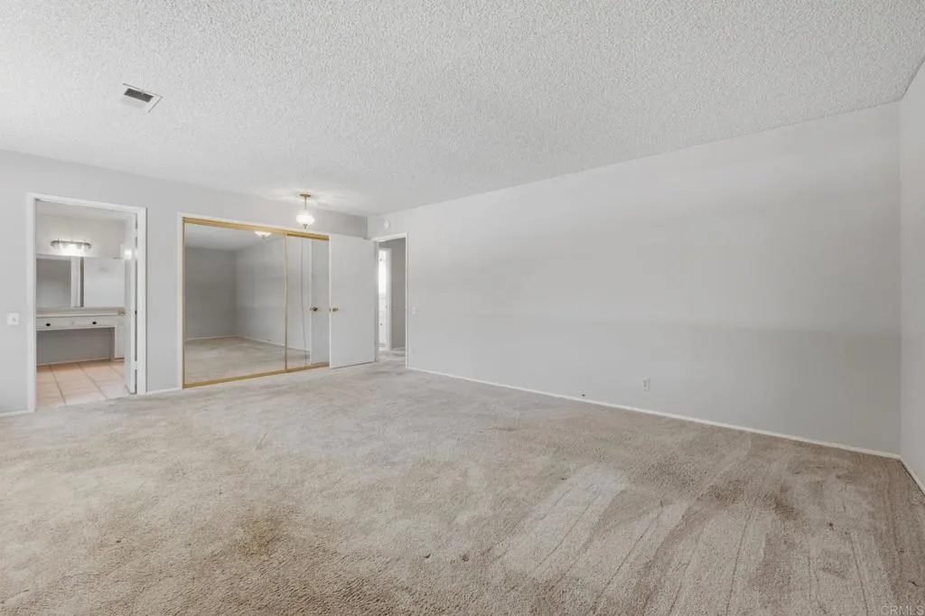https://cdn.realtyfeed.com/cdn/127/306752761/f521904b6db1f9d9c3ee994dbabce320.webp