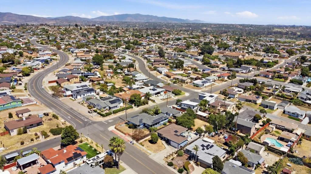 https://cdn.realtyfeed.com/cdn/127/306752793/7cdaa8c0b704b721b36b65fa727d4299.webp