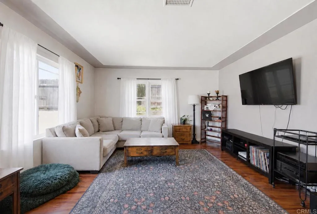 https://cdn.realtyfeed.com/cdn/127/306752793/cbee91246b50b755f2ea0b81019f89a5.webp