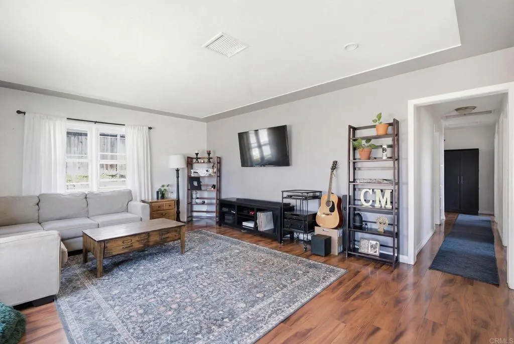 https://cdn.realtyfeed.com/cdn/127/306752793/e5b85d7228da8ed23b521aa4b328f853.webp