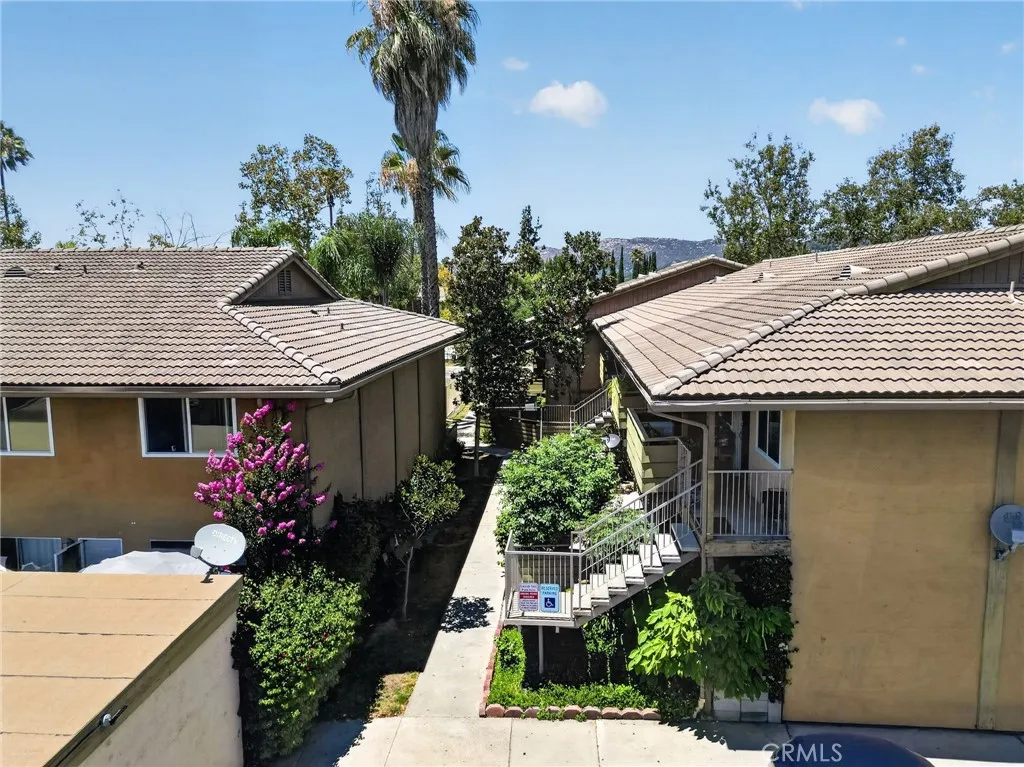 https://cdn.realtyfeed.com/cdn/127/306752796/24c5e876506ee66db7cf910aa31d17a8.webp