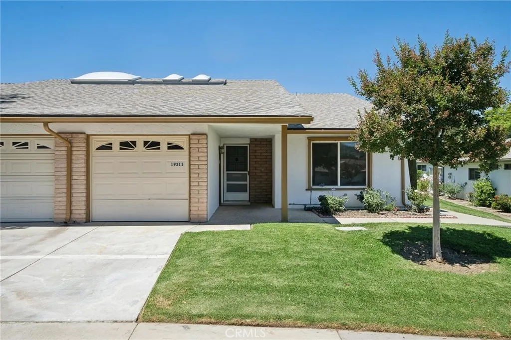 19311 Oak Crossing Road, Newhall, CA 91321 - Main photo, Newhall, CA