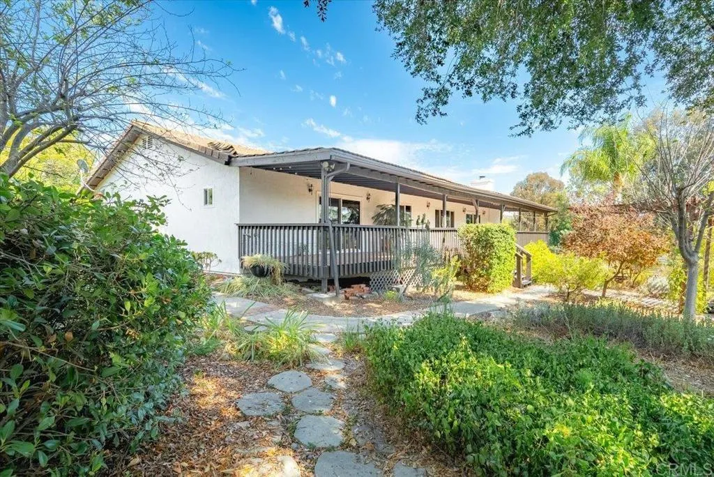 https://cdn.realtyfeed.com/cdn/127/306752831/1d1ed70d9fbf97ddce2d54dfe34f88ac.webp