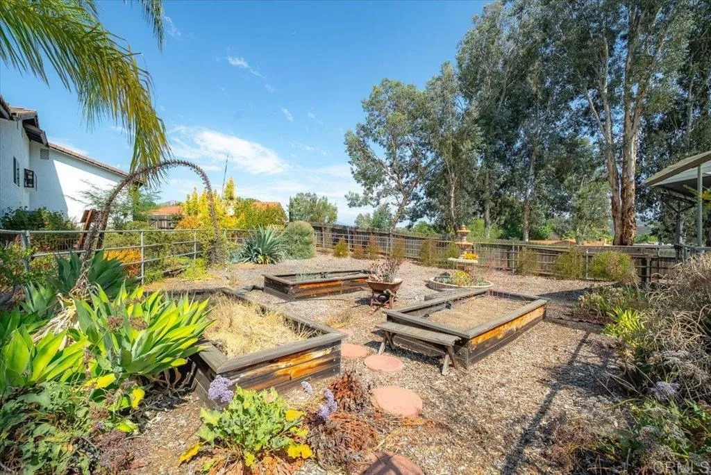 https://cdn.realtyfeed.com/cdn/127/306752831/3870134c275a4ffd7158eef68662cf18.webp