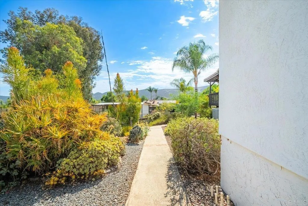 https://cdn.realtyfeed.com/cdn/127/306752831/39ecc0c8e5ba1f82c561390b7e38f4bf.webp