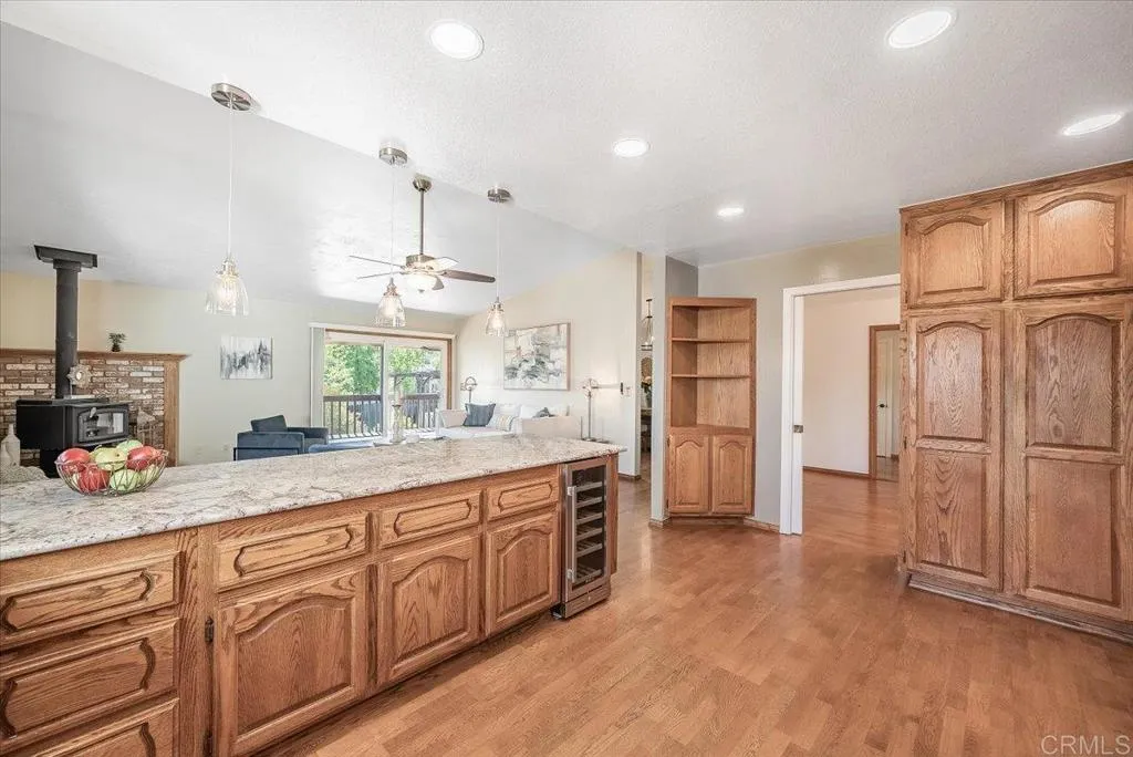 https://cdn.realtyfeed.com/cdn/127/306752831/4a6e74adf549c664b1da7a906438e594.webp