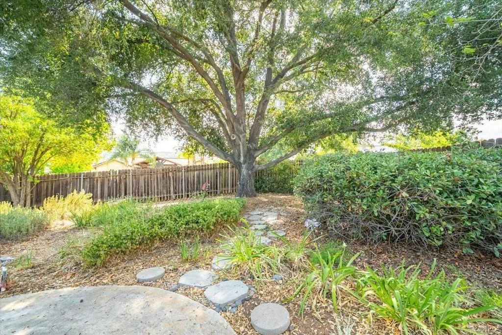 https://cdn.realtyfeed.com/cdn/127/306752831/d03611a4b6bcac7f110014de739b78d3.webp