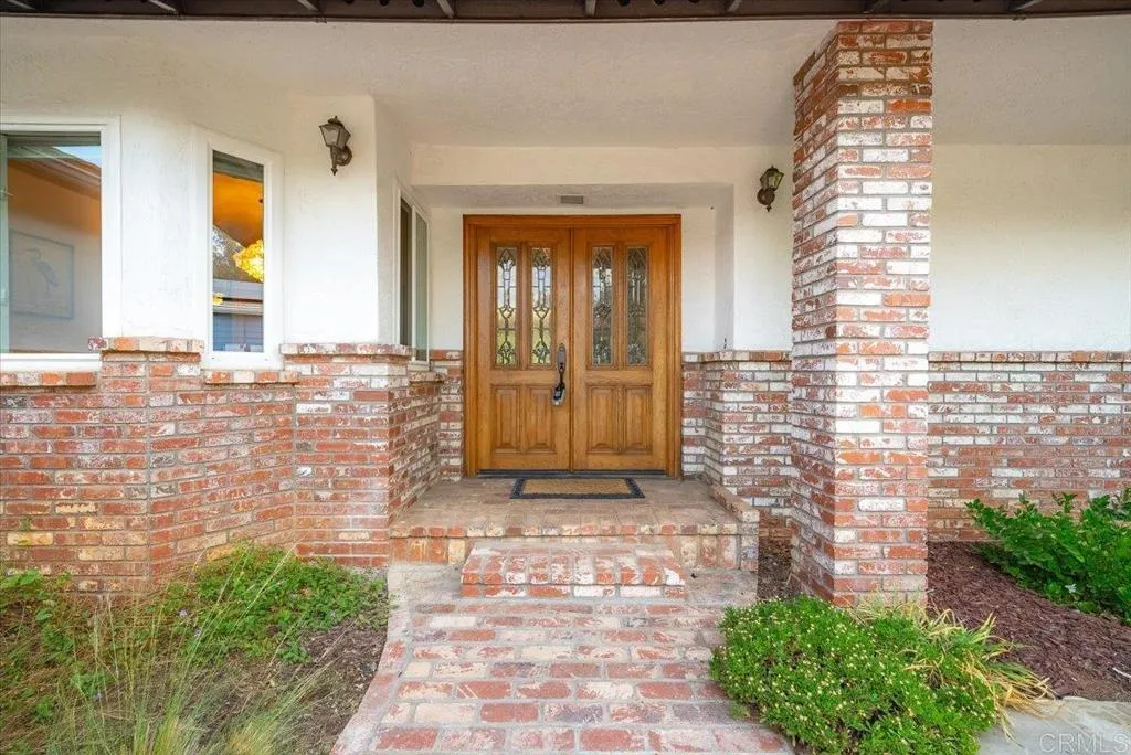 https://cdn.realtyfeed.com/cdn/127/306752831/f8301f1d81ad25a205feeea83c0079e9.webp