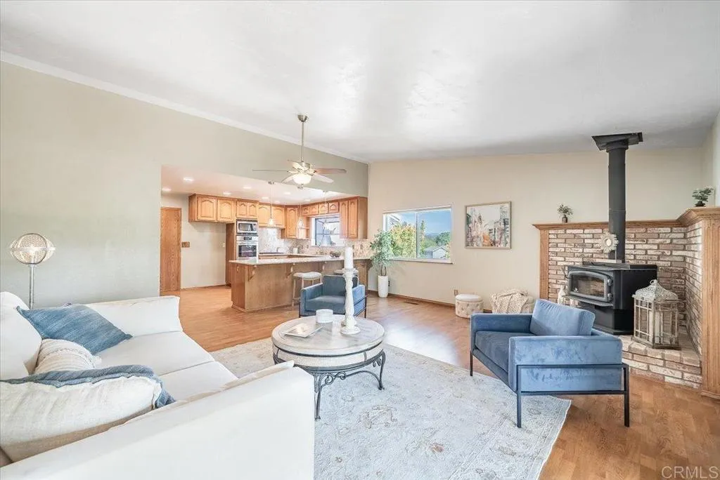 https://cdn.realtyfeed.com/cdn/127/306752831/fd16d5f8519f74e72dcbdebb812b75ef.webp