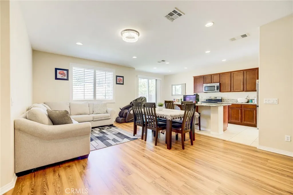 657 Garden Avenue, Pomona, CA 91767 - Photo 4 of 10, Pomona, CA