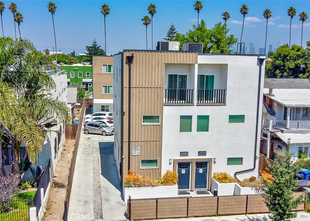715 W 47th Street, Los Angeles, CA 90037 - Photo 2 of 5, Los Angeles, CA