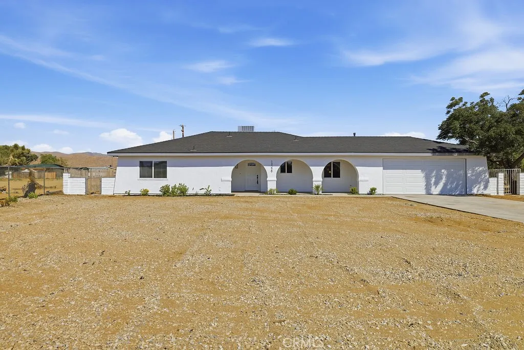 13229 Algonquin Road, Apple Valley, CA 92308 - Main photo, Apple Valley, CA