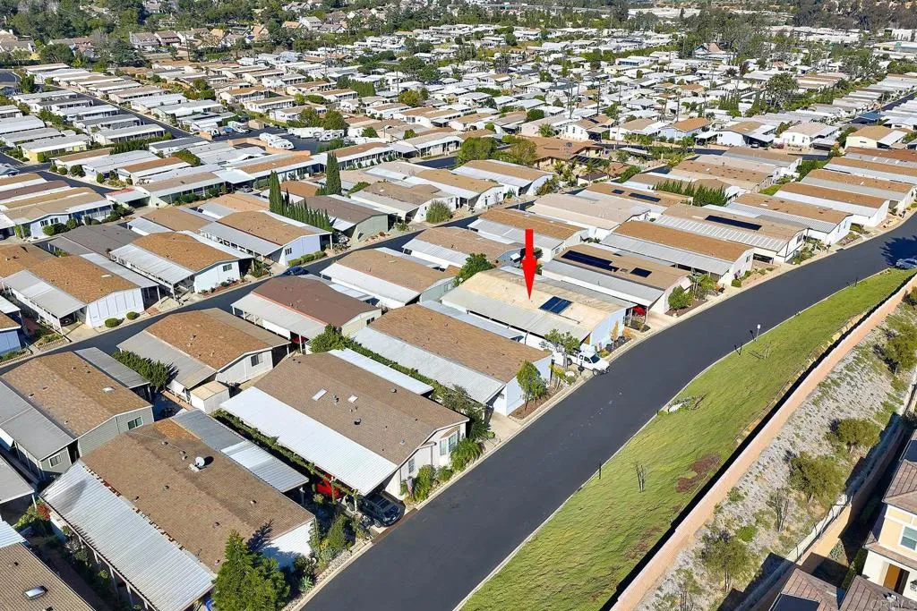 https://cdn.realtyfeed.com/cdn/127/306752891/8c1faaefe194a6854c1ec359b61b410d.webp